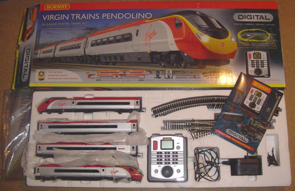 Hornby R1076 Pendolino Set, Virgin Trains, 390012, 'Virgin Star', DCC
